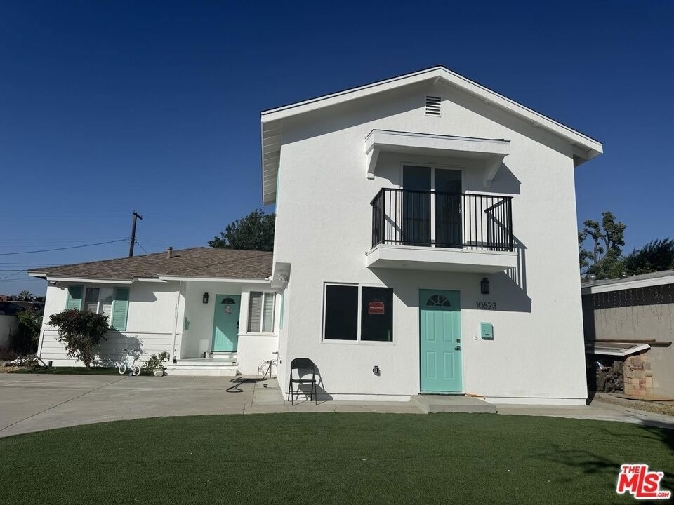 10623 Stanwin Avenue - Photo 1