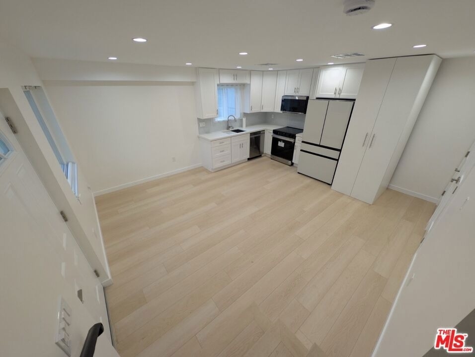 10623 Stanwin Avenue - Photo 4