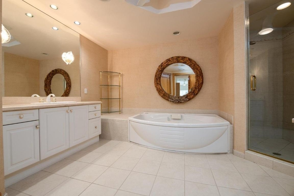1228 Hillsboro Mile - Photo 9