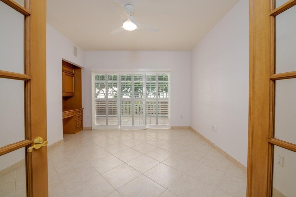 1228 Hillsboro Mile - Photo 13