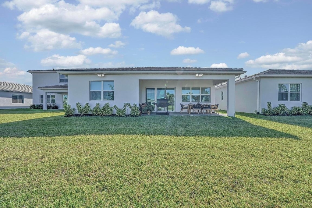 14185 Sw Daphne Street - Photo 32