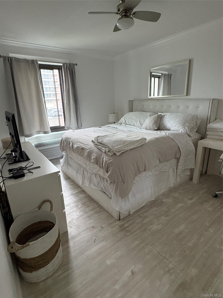 100 W Broadway - Photo 2