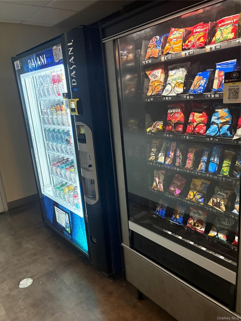 100 W Broadway - Photo 16