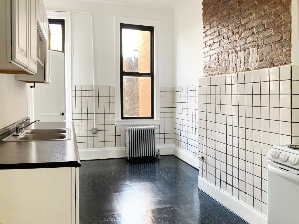604 Manhattan Avenue - Photo 6