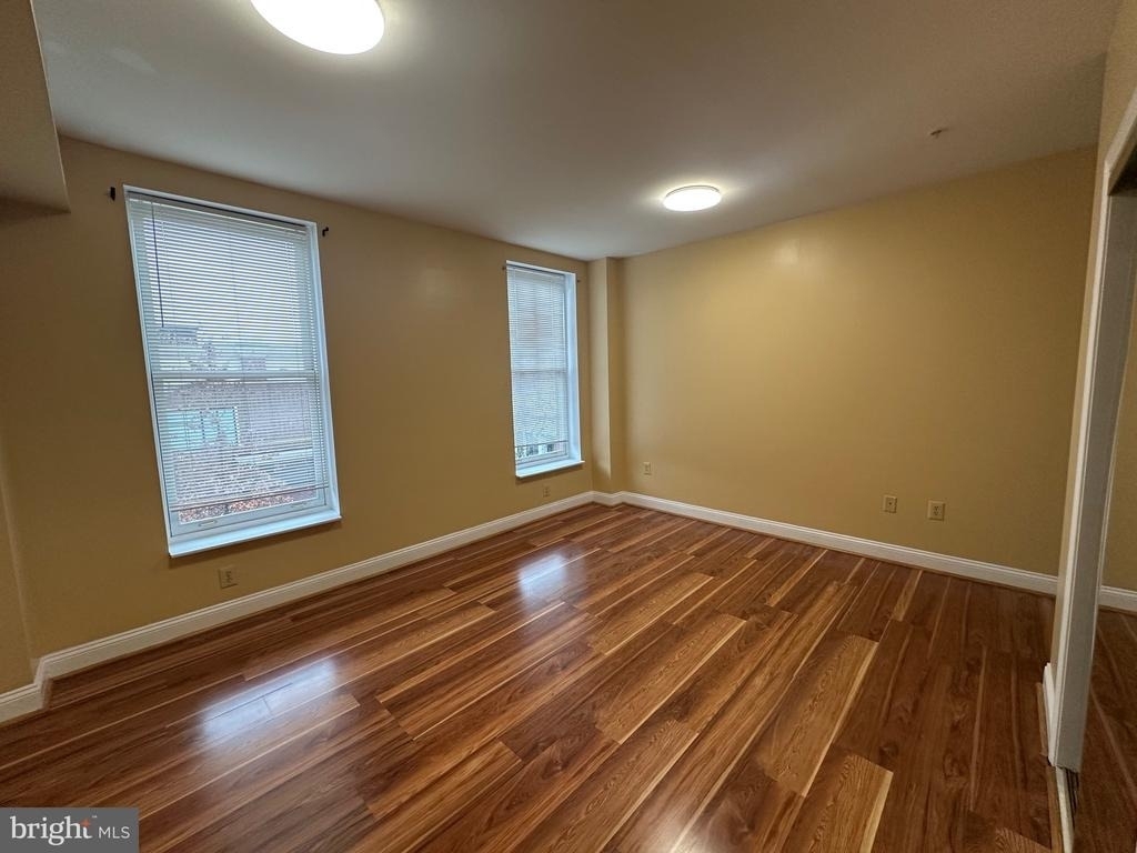 422 W Franklin Street - Photo 11