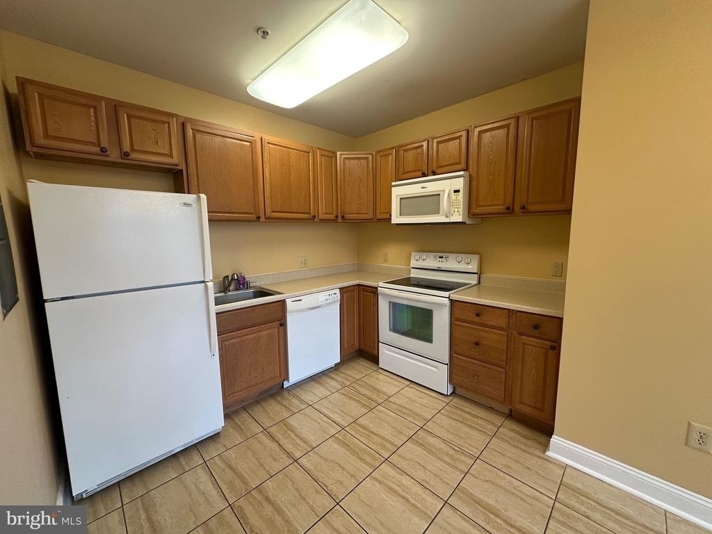 422 W Franklin Street - Photo 4