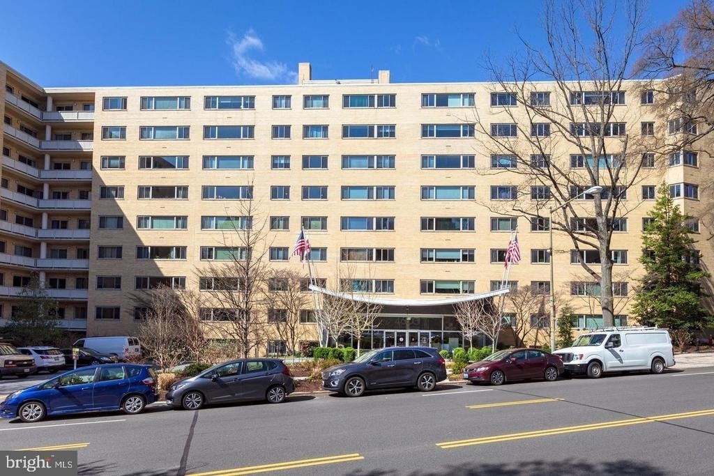4600 Connecticut Avenue Nw - Photo 2
