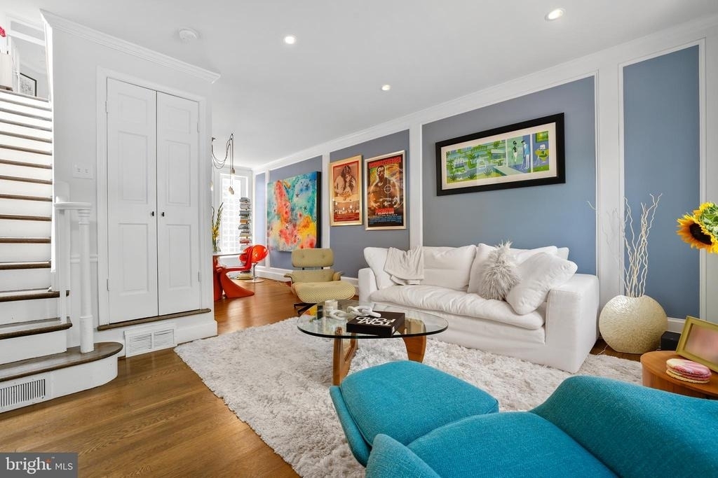 1215 33rd Street Nw - Photo 1