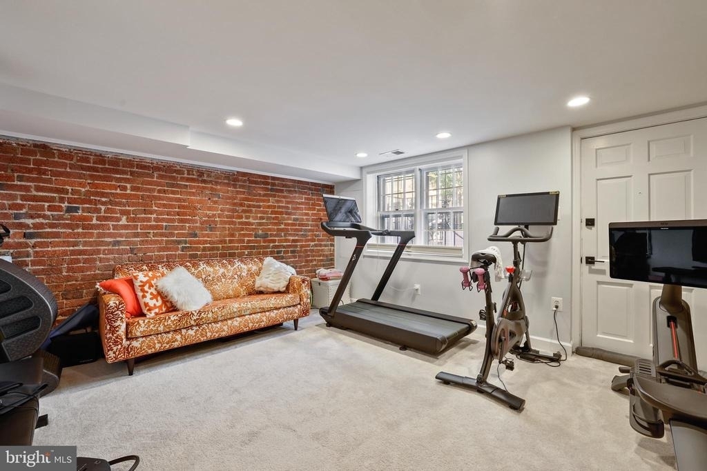 1215 33rd Street Nw - Photo 25