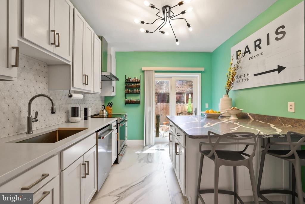 1215 33rd Street Nw - Photo 9