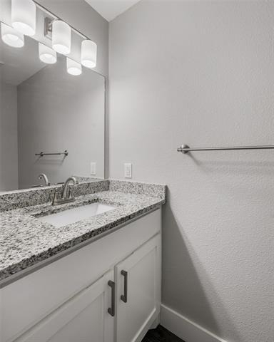 901 W Collins Street - Photo 5
