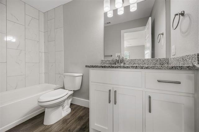 901 W Collins Street - Photo 9