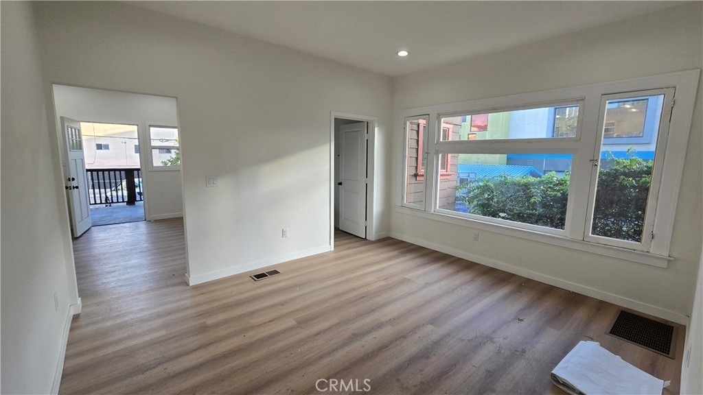 1036 Beacon - Photo 4