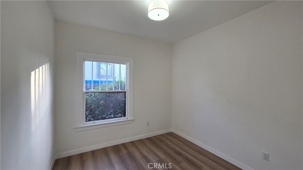 1036 Beacon - Photo 3