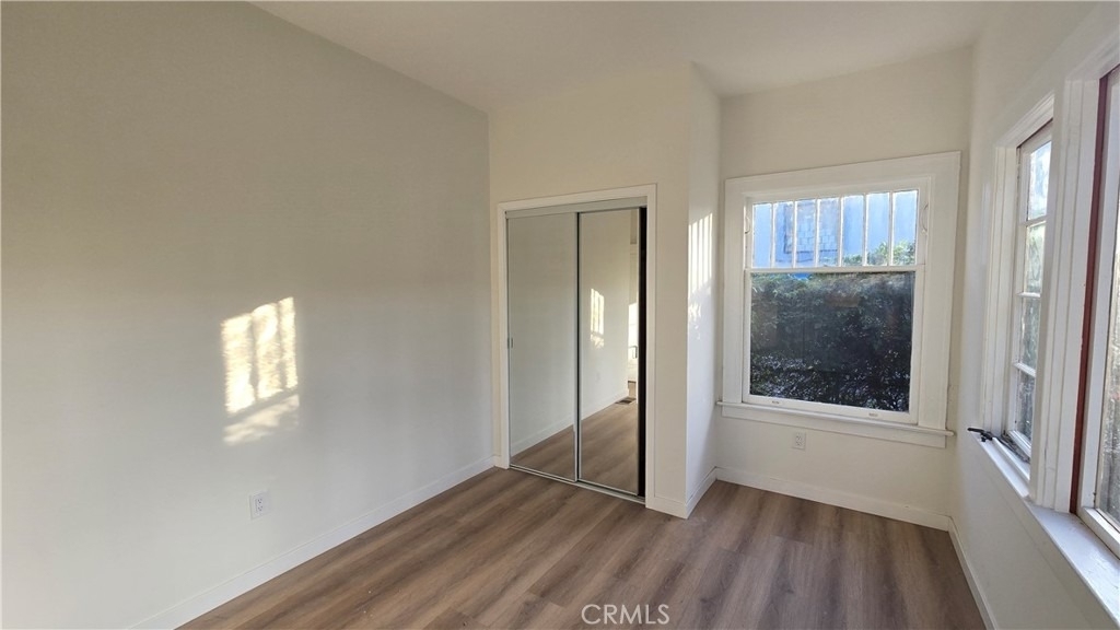 1040 Beacon - Photo 4