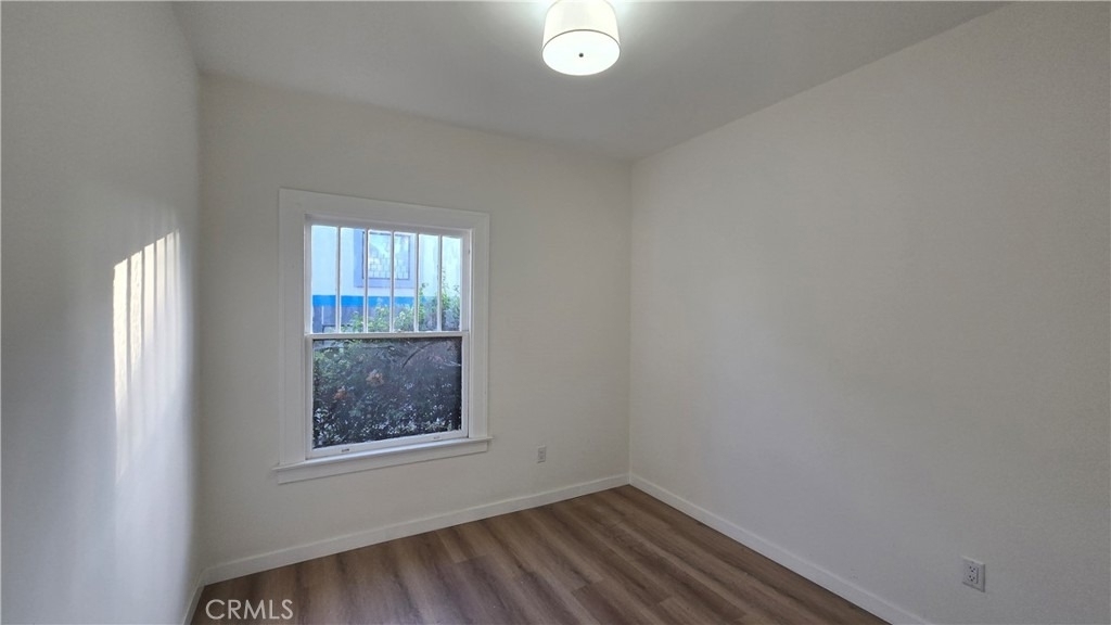 1040 Beacon - Photo 5