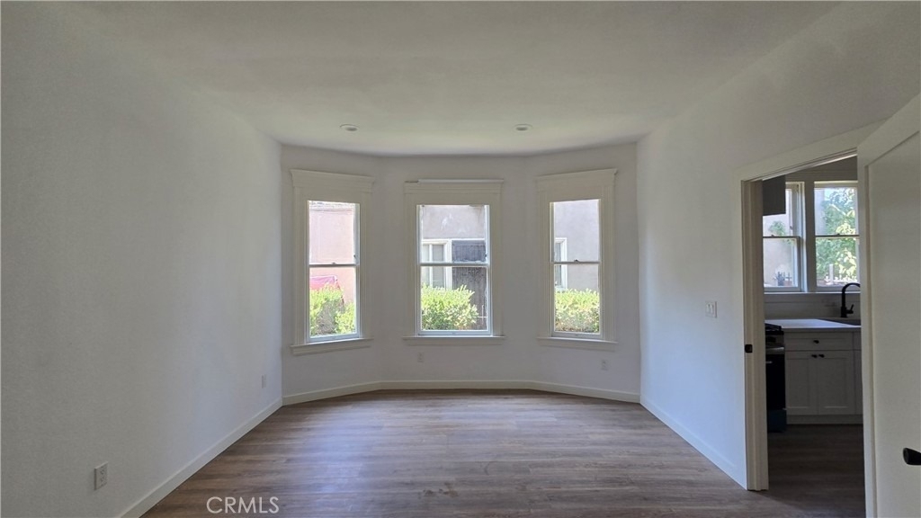 975 N Park - Photo 3
