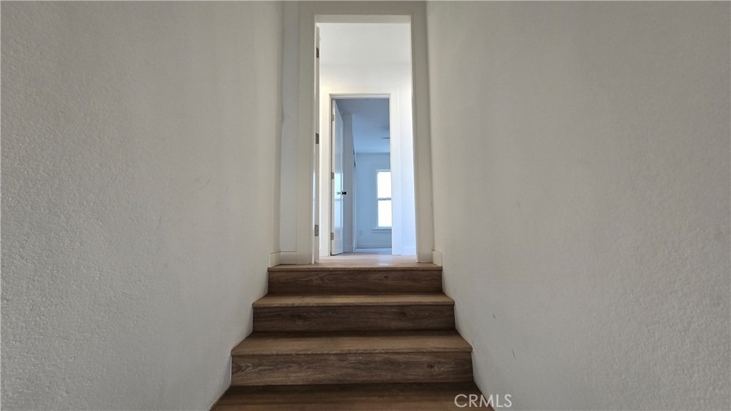 975 N Park - Photo 2