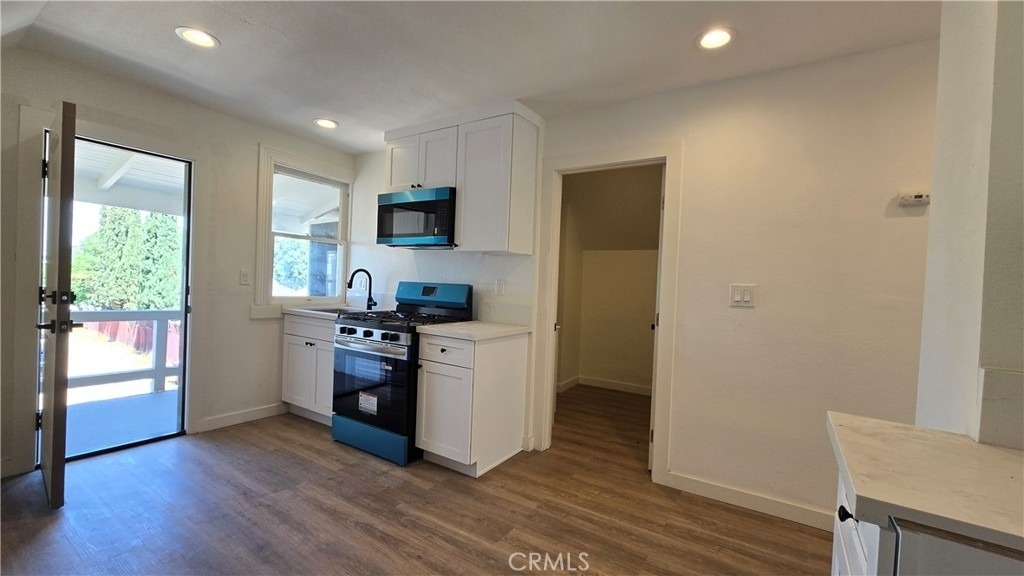 975 N Park - Photo 5