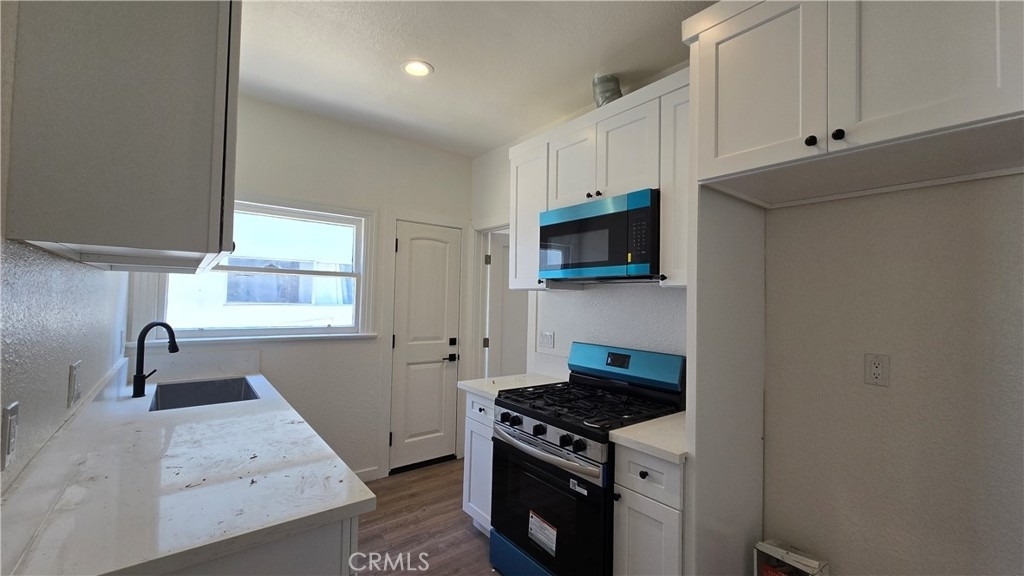 973 N Park - Photo 2