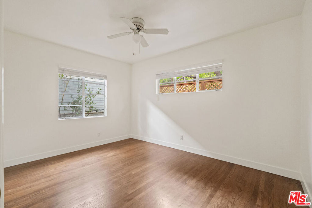 821 Laveta Terrace - Photo 11