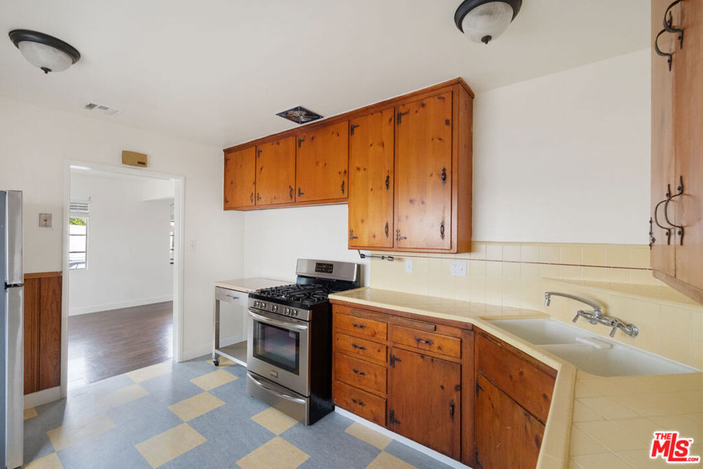 821 Laveta Terrace - Photo 5
