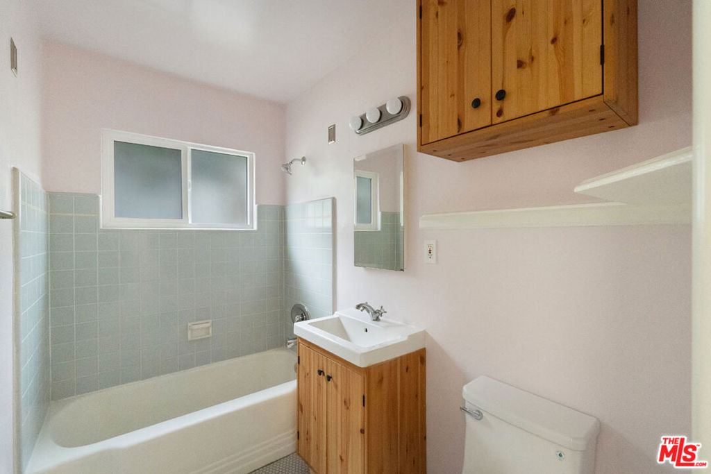 821 Laveta Terrace - Photo 9