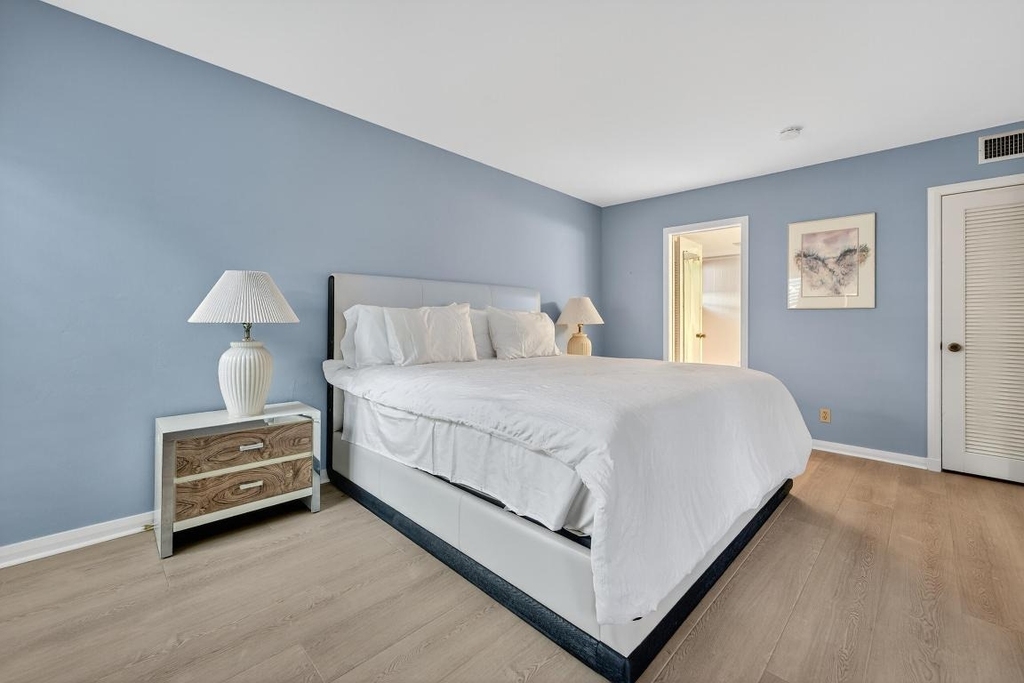 6 Concourse Drive - Photo 8