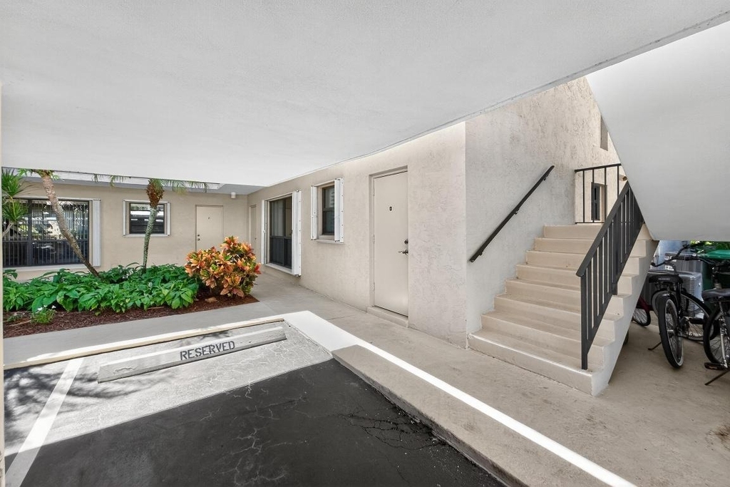 6 Concourse Drive - Photo 25