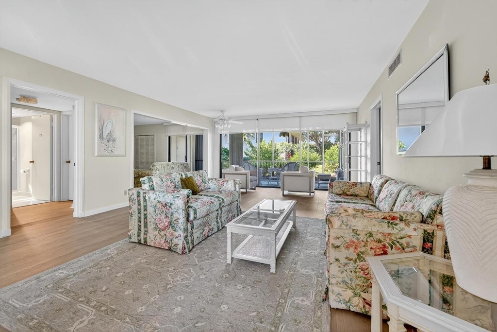 6 Concourse Drive - Photo 15