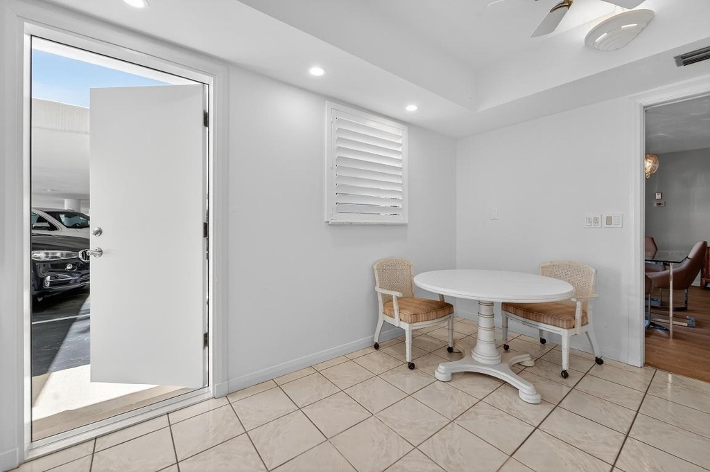6 Concourse Drive - Photo 4