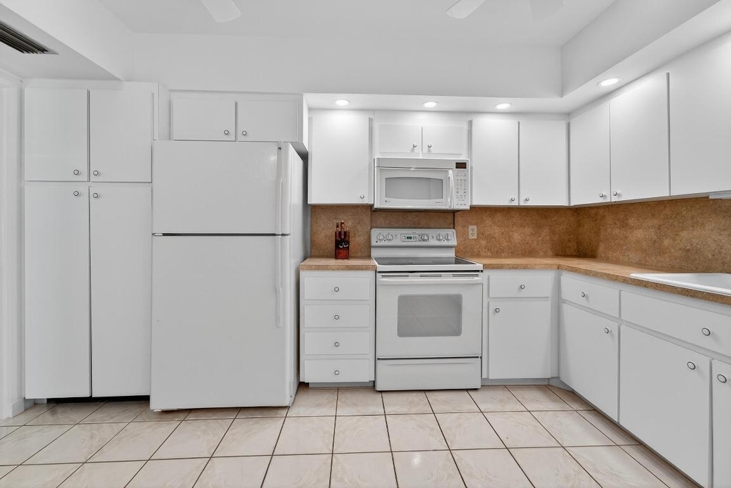 6 Concourse Drive - Photo 3