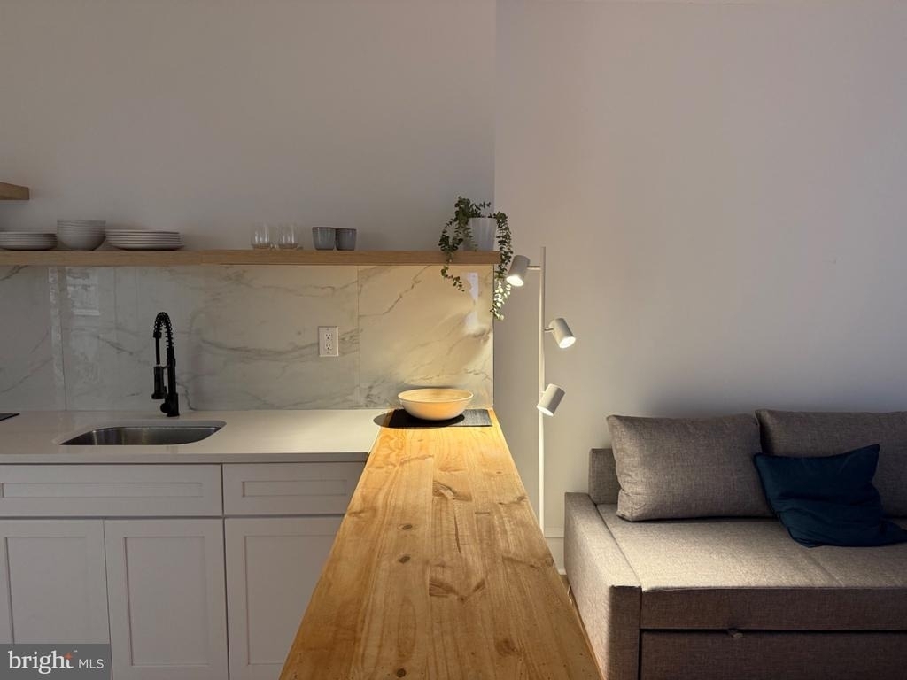 114 S 58th Street - Photo 2