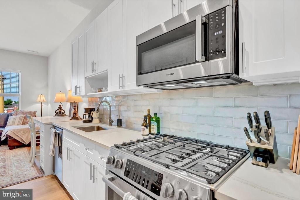 6803 Cameron Drive Nw - Photo 12
