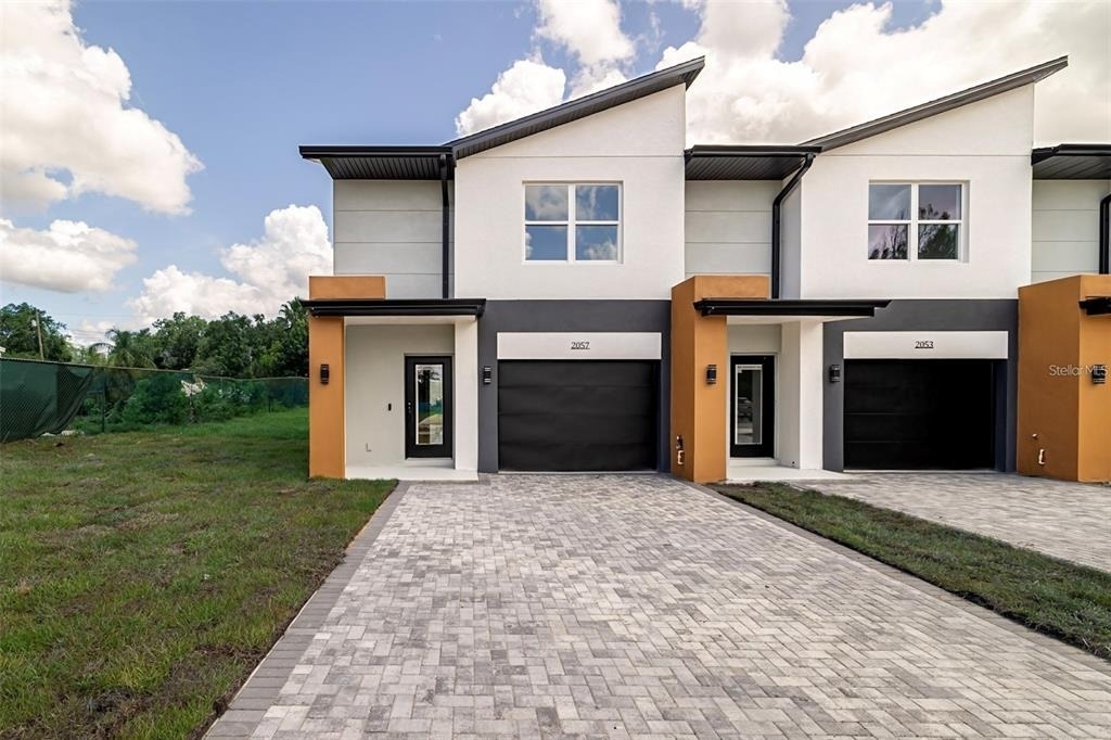 2057 Barroso - Photo 2
