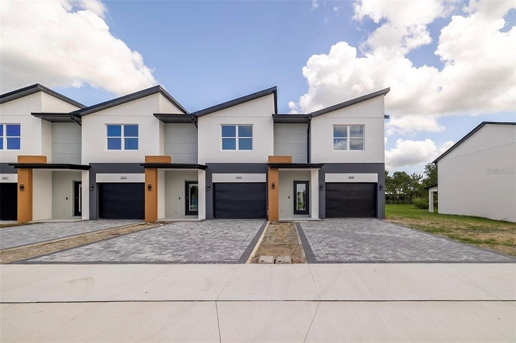2057 Barroso - Photo 1