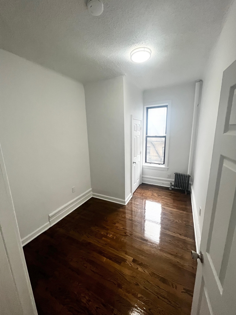 660 West 180th Street - Photo 7