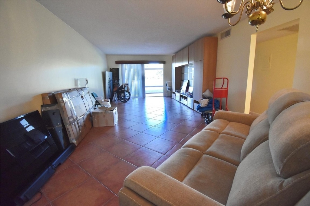 4301 Martinique Circle - Photo 9