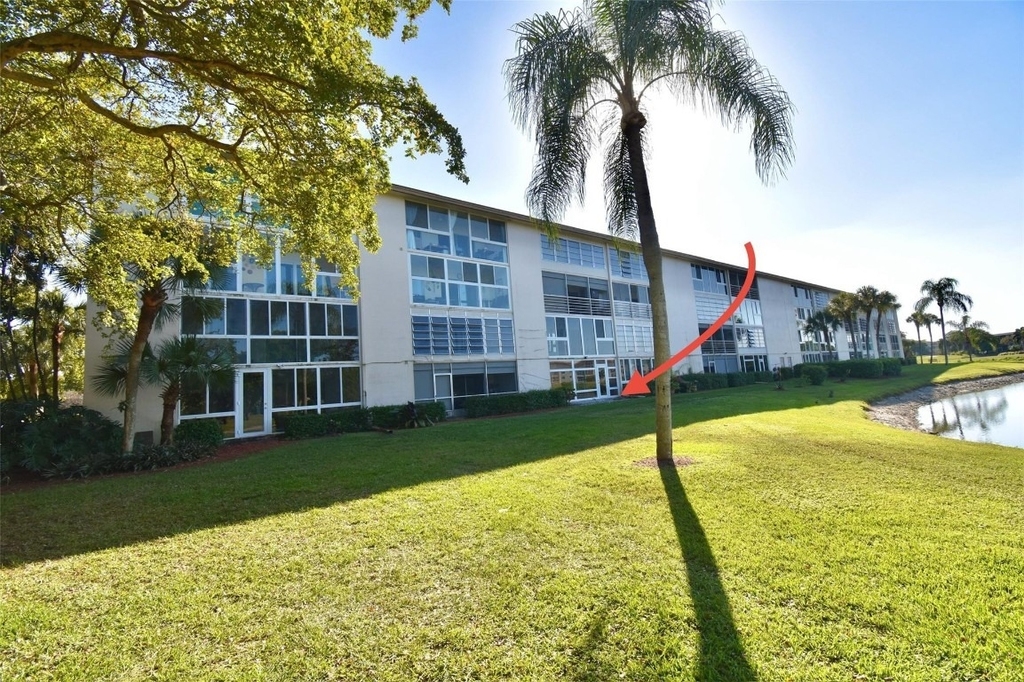 4301 Martinique Circle - Photo 1