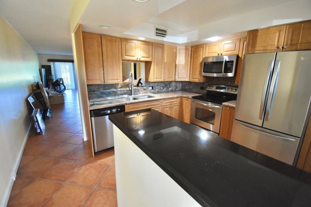 4301 Martinique Circle - Photo 7