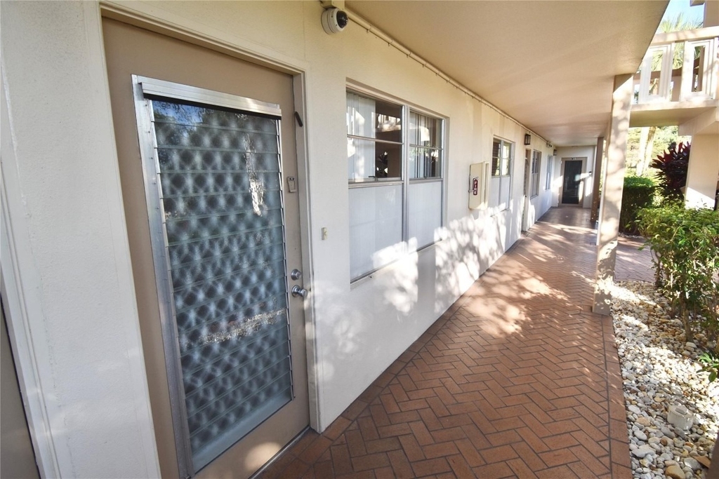 4301 Martinique Circle - Photo 17