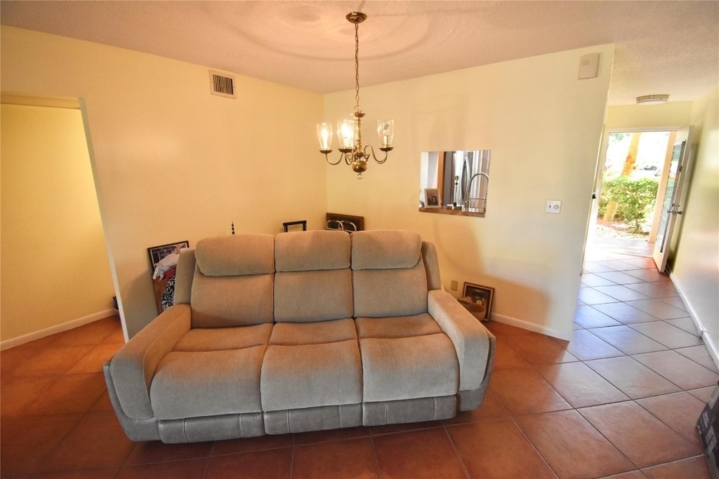 4301 Martinique Circle - Photo 10