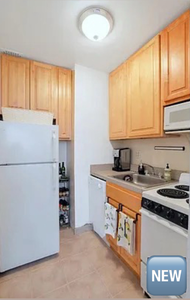 244 West 74th Street - Photo 3