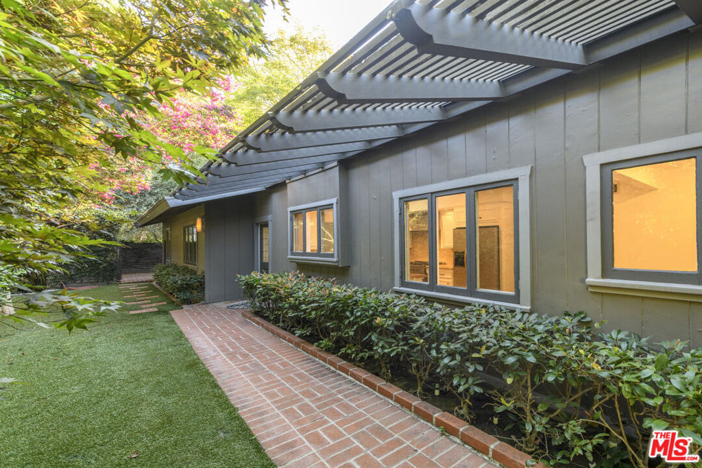 2559 Hutton Drive - Photo 25