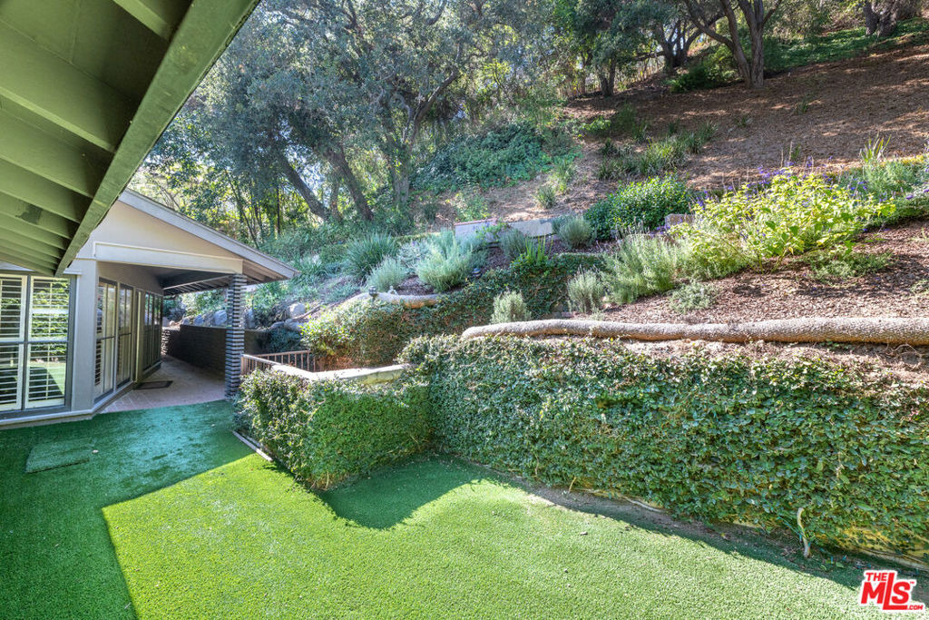 2559 Hutton Drive - Photo 17