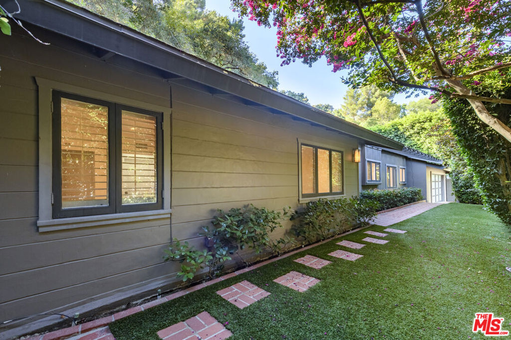 2559 Hutton Drive - Photo 26