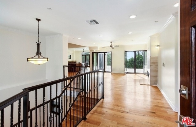 1420 Ashland Avenue - Photo 2
