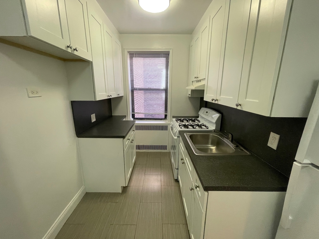 36-35 167th Street - Photo 5