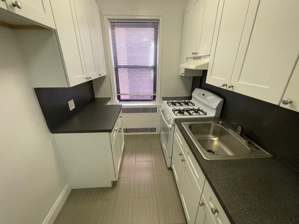 36-35 167th Street - Photo 4