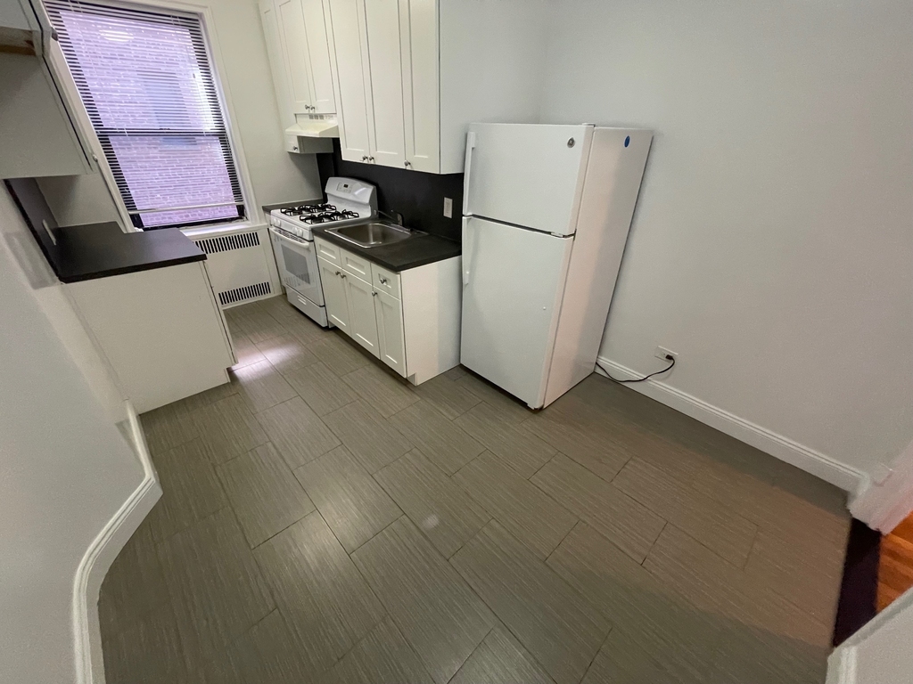36-35 167th Street - Photo 3